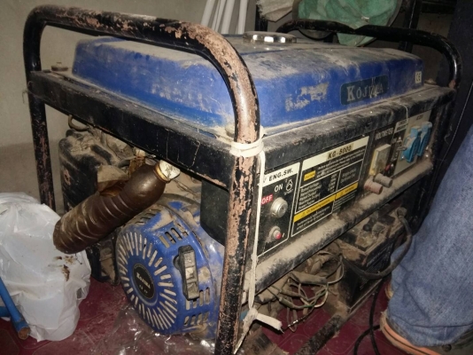 ขายเครื่องปั่นไฟ13แรงม้าสภาพดีเก็บไว้ไม่ได้ใช้งาน 0889544734