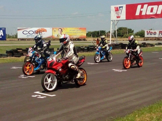 รถแข่งสนาม HONDA CBR 150R สตาร์ทมือ ลงสนามไทยแลนด์เซอร์กิต