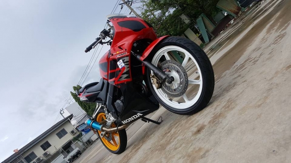 รถแข่งสนาม HONDA CBR 150R สตาร์ทมือ ลงสนามไทยแลนด์เซอร์กิต