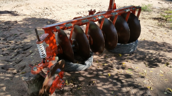 ขาย ผานพรวน ตราช้าง DH246F สวยๆ ใช้งานน้อยมาก ขาย ผานพรวน ตราช้าง DH246F สวยๆ ใช้งานน้อยมาก