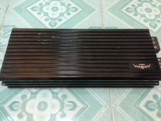แอมป์คลาสดี impor1800D(ซามากัส) แรงๆวัตเต็ม มือสองสภาพดี ไม่มีฝาหลัง มีเปลี่ยนวอลุ่มมาตัวนึง ใช้งานปกติ ขับซับ10&quot;-12&quot;หล่อ(ว้อยไม่เกิน3&quot;ได้สบาย)ขาย 2250 บาท สนใจ0892425454 อยู่สระบุรีส่งได้