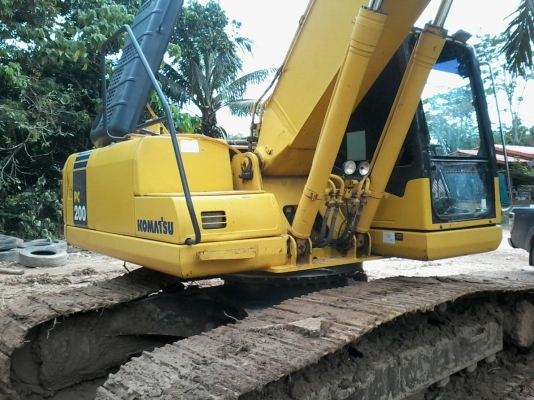 KOMATSU PC 200-7