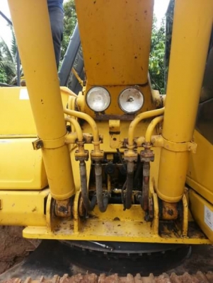 KOMATSU PC 200-7