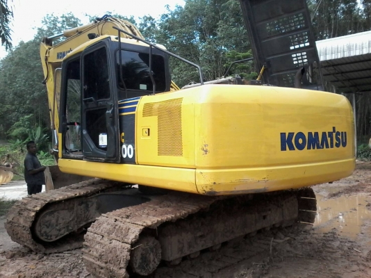 KOMATSU PC 200-7