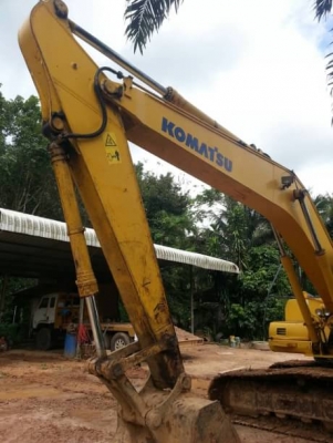 KOMATSU PC 200-7