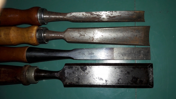 ขายชุดสิ่วงานจีนเก่าตราเพชร ดอกไม้แดง ขนาด1 1/4, 5/8,สิ่วเล็บ1/2, 1" ขายชุดสิ่วงานจีนเก่าตราเพชร ดอกไม้แดง ขนาด1 1/4, 5/8,สิ่วเล็บ1/2, 1"