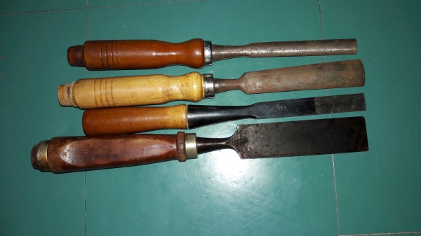 ขายชุดสิ่วงานจีนเก่าตราเพชร ดอกไม้แดง ขนาด1 1/4, 5/8,สิ่วเล็บ1/2, 1" ขายชุดสิ่วงานจีนเก่าตราเพชร ดอกไม้แดง ขนาด1 1/4, 5/8,สิ่วเล็บ1/2, 1"