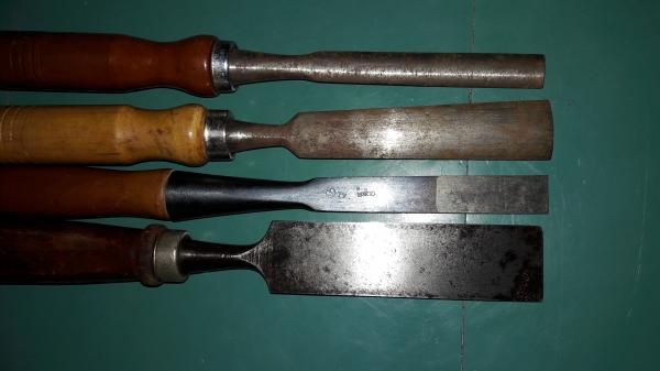 ขายชุดสิ่วงานจีนเก่าตราเพชร ดอกไม้แดง ขนาด1 1/4, 5/8,สิ่วเล็บ1/2, 1" ขายชุดสิ่วงานจีนเก่าตราเพชร ดอกไม้แดง ขนาด1 1/4, 5/8,สิ่วเล็บ1/2, 1"