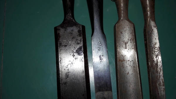 ขายชุดสิ่วงานจีนเก่าตราเพชร ดอกไม้แดง ขนาด1 1/4, 5/8,สิ่วเล็บ1/2, 1" ขายชุดสิ่วงานจีนเก่าตราเพชร ดอกไม้แดง ขนาด1 1/4, 5/8,สิ่วเล็บ1/2, 1"