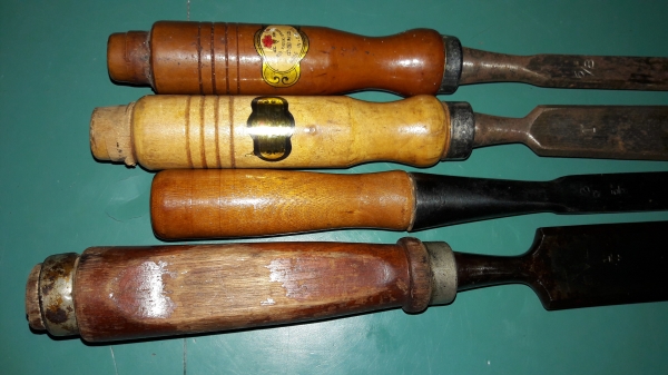 ขายชุดสิ่วงานจีนเก่าตราเพชร ดอกไม้แดง ขนาด1 1/4, 5/8,สิ่วเล็บ1/2, 1" ขายชุดสิ่วงานจีนเก่าตราเพชร ดอกไม้แดง ขนาด1 1/4, 5/8,สิ่วเล็บ1/2, 1"