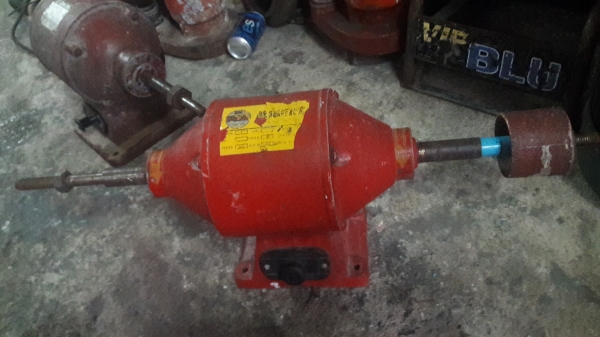 ขาย !! เจียตั้งโต๊ะ ขนาด1/2แรง220v.พร้อมใช้งาน