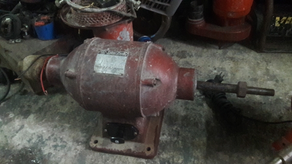 ขาย !! เจียตั้งโต๊ะ ขนาด1/2แรง220v.พร้อมใช้งาน