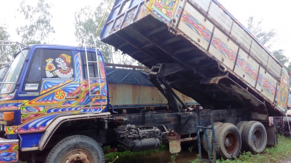 ขายรถบรรทุก 10 ล้อ ROCKY 240 นางฟ้าแท้ๆ กระบะข้างเนียมสวยๆมี 3 คัน