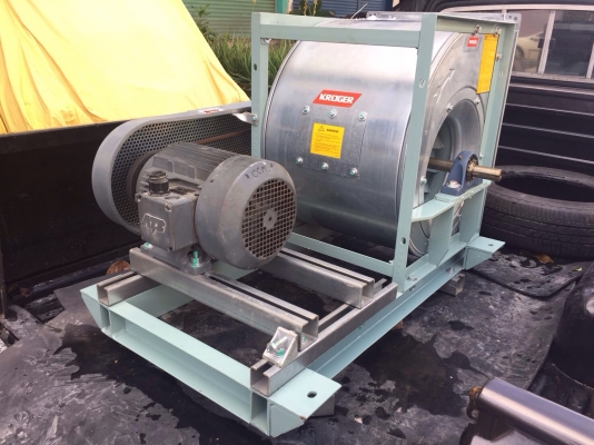 ขายโบวเวอร์ดูดอากาศ Kruger ขนาด 5.5HP. 380V มอเตอร์ Flender made in Germany ของใหม่ไม่เคยใช้งานครับ สวยมาก พร้อมใช้งาน ขายโบวเวอร์ดูดอากาศ Kruger ขนาด 5.5HP. 380V มอเตอร์ Flender made in Germany ของใหม่ไม่เคยใช้งานครับ สวยมาก พร้อมใช้งาน