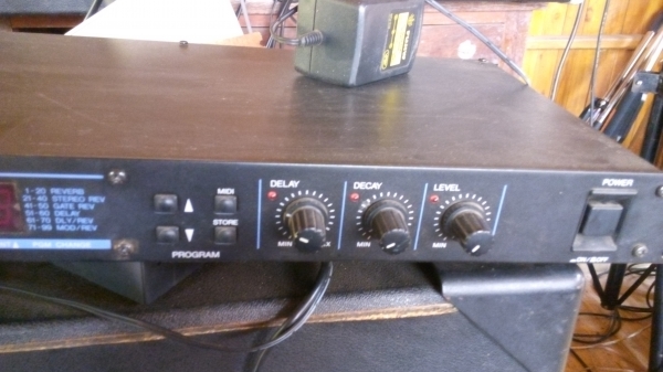 ขายเอฟเฟคช่วยเสียงร้อง yamaha REV100