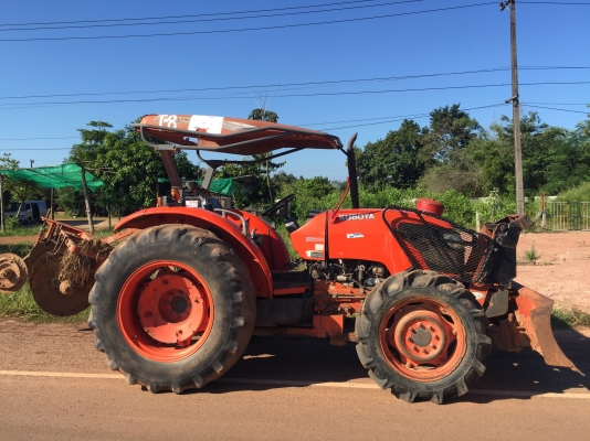 Kubota M7040 หาง5ใบดัน ปี51 รถสวย ยางหน้าใหม่ เล่มพร้อมโอน