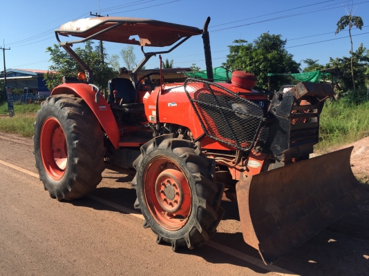 Kubota M7040 หาง5ใบดัน ปี51 รถสวย ยางหน้าใหม่ เล่มพร้อมโอน