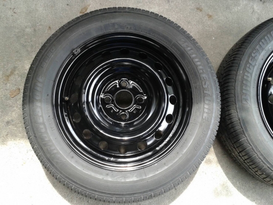 ล้อกะทะขอบ15นิ้ว4รู100 พร้อมยาง ชุดนี้ ราคา 1900 บาท