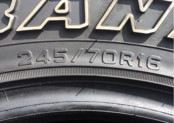 ยาง All Dunlop 245 70 16 ปี15 ดอกเต็ม เนื้อนิ่มๆ ใช้ยาว ราคาไม่แพง ยาง All Dunlop 245 70 16 ปี15 ดอกเต็ม เนื้อนิ่มๆ ใช้ยาว ราคาไม่แพง