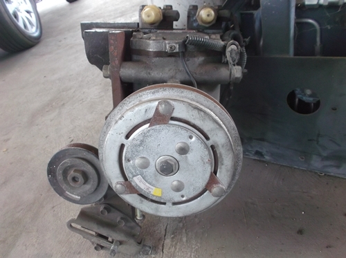 ขายคอมเพรสเซอร์ตู้เย็น(ยี่ห้อมิตซู)สำหรับรถ 6ล้อกลาง  มีขาพร้อมลูกรอก  แรงอัดดีมาก