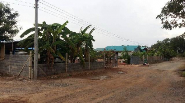 ที่ดินเปล่า ทางเข้าที่ดินตรงข้ามที่ทำการกองทุนหมู่บ้านหนองสองห้อง ตำบล บ้านช่อง อ.พนมสารคาม