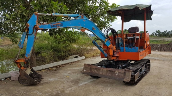 ขายด่วนรถแบคโฮKUBOTAคูโบต้าKH27เทียบเท่าPC30ครื่อง3สูบคูโบต้าดีปั่มแรงรถนอกเพิ่งนำเข้ามาใหม่ยังไม่เคยใช้งานในเมืองไทยเลย
