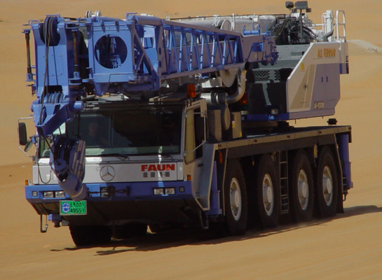 TADANO AR1000M
