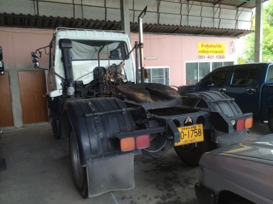 หัวลาก หกล้อ 180  แรง ปี 44 พร้อมหางก้าง 2 เพลา รถสวยๆพร้อมใช้งาน ราคา  550,000 บาท