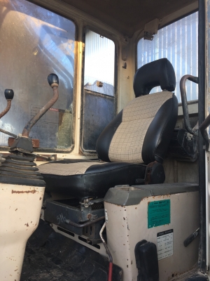 รถขุด KOMATSU PC220-5 แถมฟรี หัว Breaker