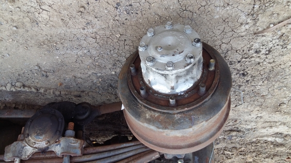 แท่นเพลาฟูโซ่เก่านอกเบรคใหญ่ แท่นเพลาฟูโซ่เก่านอกเบรคใหญ่