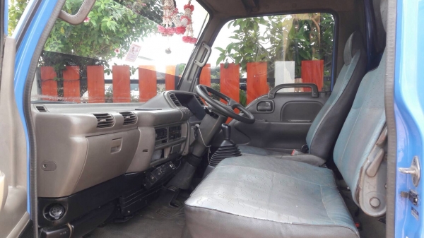 ขายรถหกล้อ ISUZU NKR เครื่อง 4HG1-130 แรง รถห้างแท้ ปี 47 กระบะช่วงยาว 5 เมตร ทะเบียนพร้อม