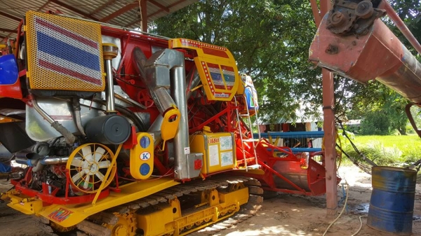 ขายรถเกี่ยวข้าว เกษตรพัฒนา เจ้าช้างไวไฟ ช่วงล่าง12ปั๊ม23 เครื่องHINOJO8C260 เทอร์โบว์ตู้ทำใหม่ เช็คใหม่ทั้งคัน สภาพเกี่ยวได้เลย ขายรถเกี่ยวข้าว เกษตรพัฒนา เจ้าช้างไวไฟ ช่วงล่าง12ปั๊ม23 เครื่องHINOJO8C260 เทอร์โบว์ตู้ทำใหม่ เช็คใหม่ทั้งคัน สภาพเกี่ยวได้เลย