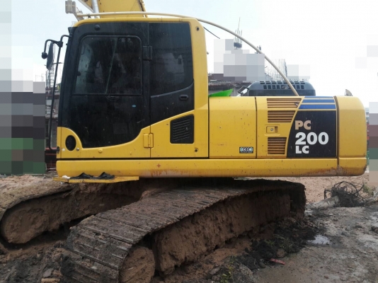 ขายรถแบคโฮบูมยาว KOMATSU PC200LC-8 C733XX = 8,3XX.ชม.