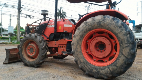 ขาย KUBOTA  M7040 ดันหน้า ผาน6 รถสวยเดิมๆ สนใจสอบถามได้ครับ ราคา 460,000 อ.แกลง ระยอง  DC Tractor Rayong  0818618678,0899347475