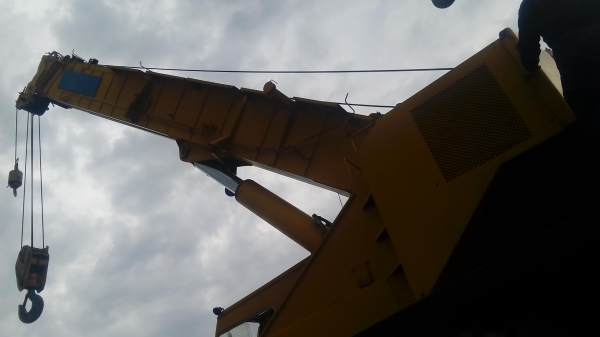 โมบายเครน.KATO.KR45H-III (45ตัน)