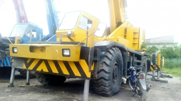 โมบายเครน.KATO.KR45H-III (45ตัน)