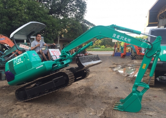 ขายรถขุดKOMATSU PC25-รุ่น7เก่านอกแท้ญี่ปุ่นเอกสารอินวอยนำเข้า-ไม่เคยใช้งานในไทยคับ