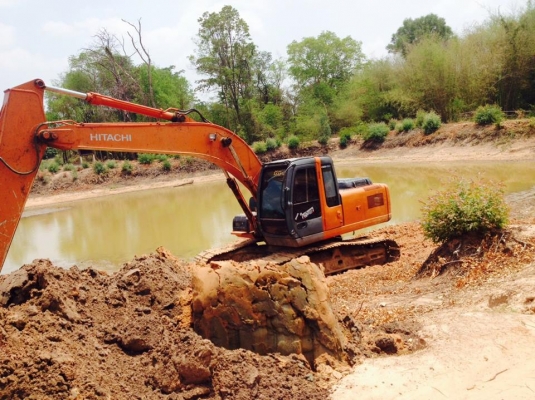 ขายรถขุดแบ็คโค ฮิตาชิ ZX200-1ทำงานหมื่น ชม. ช่วงล่างดี ไฟฟ้าครบ เอวแน่นบูมสวยเดิม ขายรถขุดแบ็คโค ฮิตาชิ ZX200-1ทำงานหมื่น ชม. ช่วงล่างดี ไฟฟ้าครบ เอวแน่นบูมสวยเดิม