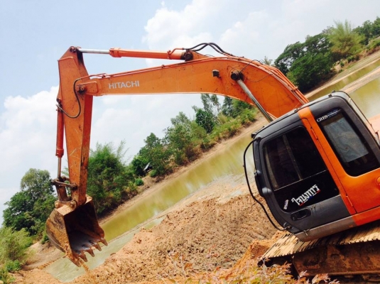 ขายรถขุดแบ็คโค ฮิตาชิ ZX200-1ทำงานหมื่น ชม. ช่วงล่างดี ไฟฟ้าครบ เอวแน่นบูมสวยเดิม ขายรถขุดแบ็คโค ฮิตาชิ ZX200-1ทำงานหมื่น ชม. ช่วงล่างดี ไฟฟ้าครบ เอวแน่นบูมสวยเดิม