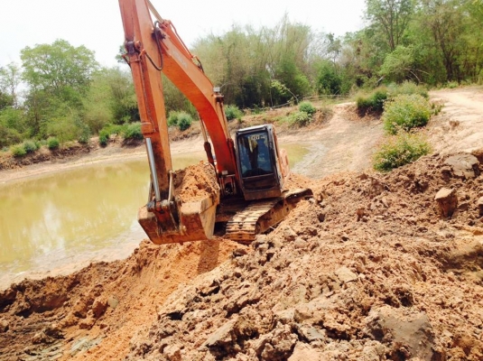 ขายรถขุดแบ็คโค ฮิตาชิ ZX200-1ทำงานหมื่น ชม. ช่วงล่างดี ไฟฟ้าครบ เอวแน่นบูมสวยเดิม ขายรถขุดแบ็คโค ฮิตาชิ ZX200-1ทำงานหมื่น ชม. ช่วงล่างดี ไฟฟ้าครบ เอวแน่นบูมสวยเดิม