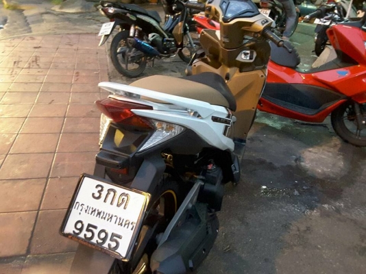 ขาย Honda Click 125 i ล้อแม็ก i dling Stop ปี 58 ตัวท็อป เครื่องดีเดิมๆ ชุดสีสวย เล่มพร้อมชุดโอน