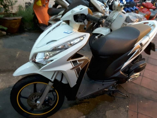 ขาย Honda Click 125 i ล้อแม็ก i dling Stop ปี 58 ตัวท็อป เครื่องดีเดิมๆ ชุดสีสวย เล่มพร้อมชุดโอน