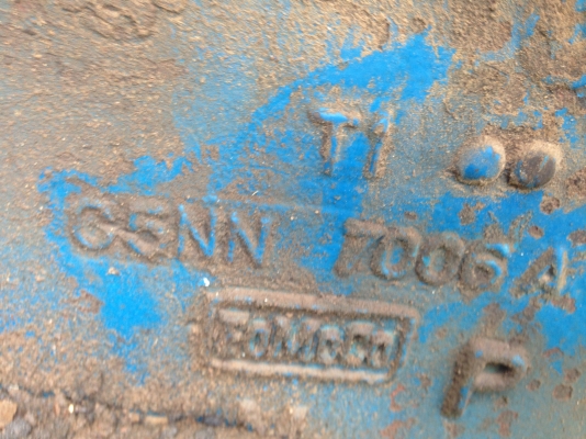 ขายรถไถFORD -5500 (ราคา 185,000บาท) รถสภาพ พร้อมใช้งาน อุปกรณ์ครบพร้อม มีใบมีดดันหน้า ผาน7สภาพดีเครื่องแรงดี ระบบไฮดรอลิกส์ดี คูณ ชัยยา โทร 081-9972972 089-8451778