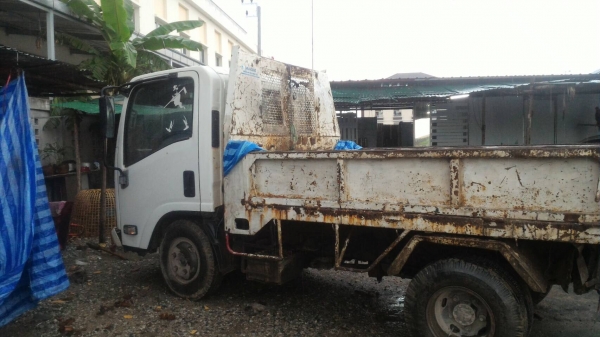 รถบรรทุกดั้ม 6 ล้อ ISUZU ดั้ม 3 คิว เครื่อง 130 ปี 52 รถบรรทุกดั้ม 6 ล้อ ISUZU ดั้ม 3 คิว เครื่อง 130 ปี 52