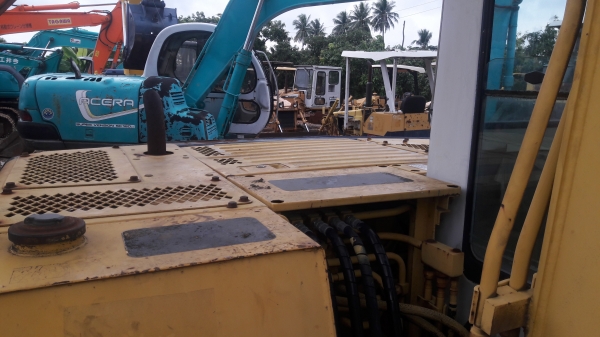 ขายKOMATSU  PC60-6  เก่าญี่ปุ่นแท้  สภาพดี..เครื่องปั๊มดี...ไฟฟ้าครบ...ช่วงล่างเต็ม  พร้อมใช้...โทร  089-3818694  ดวงนภา