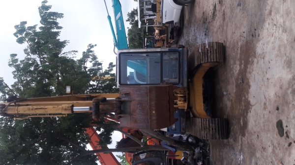 ขายKOMATSU  PC60-6  เก่าญี่ปุ่นแท้  สภาพดี..เครื่องปั๊มดี...ไฟฟ้าครบ...ช่วงล่างเต็ม  พร้อมใช้...โทร  089-3818694  ดวงนภา