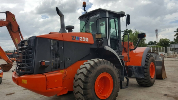 ขายรถตักล้อยาง Hitachi ZW220 ปี 2009 7000 ชั่วโมง สวยมาก สภาพเยี่ยม