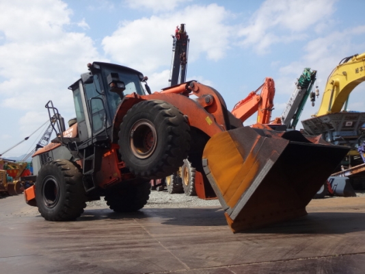 ขายรถตัก TCM ZW220