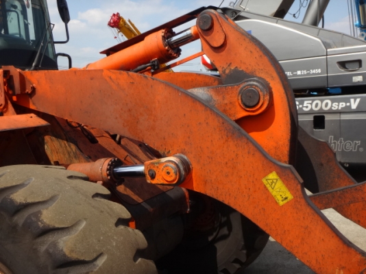 ขายรถตัก TCM ZW220