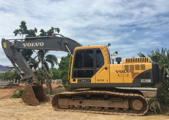 แม็คโค Volvo รุ่น EC210 B ใช้งานไป 3,301 ชั่วโมง